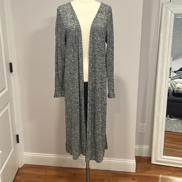 Mamalicious cardigan in new condition - Picture 4 of 12